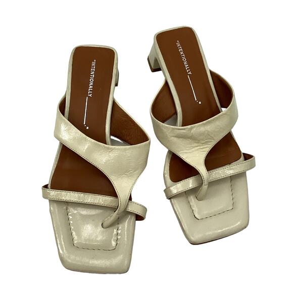 Intentionally Blank Off White Square Toe Kitten Flume Heels - Picture 4 of 8